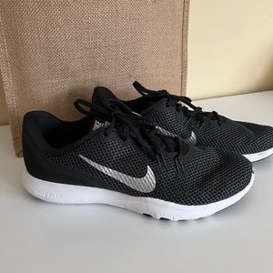 Nike flex trainer shoe size 9